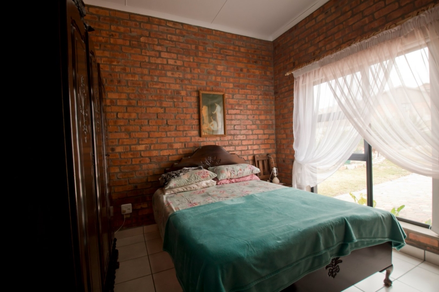 4 Bedroom Property for Sale in Fraaiuitsig Western Cape